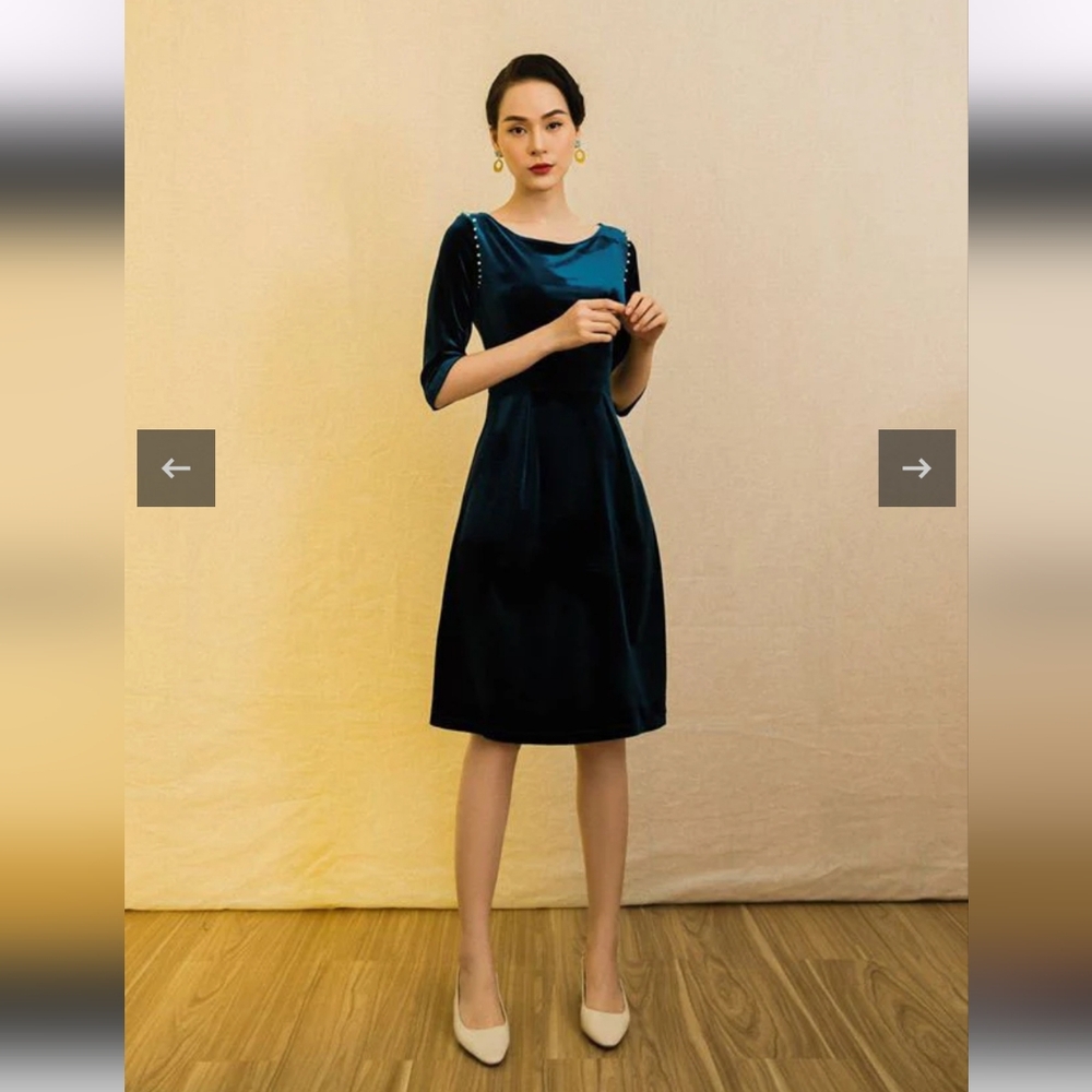 Sarah Luton Elegant Velvet Dress in Deep Teal